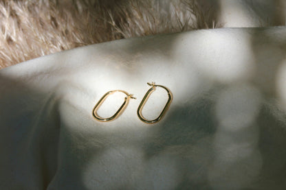 Airy Hoop Earrings